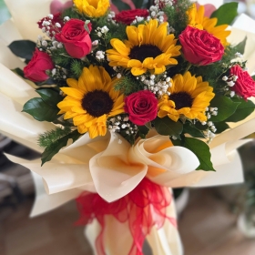 Hoa chúc mừng Trị An