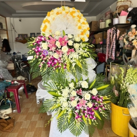 Hoa chia buồn Sông Mây