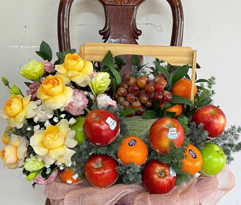 Giỏ Hoa tươi và trái cây - hoa tươi thiện tân vĩnh cửu