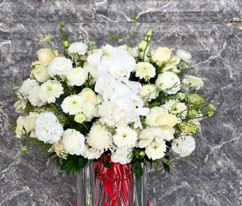  Giỏ Hoa Màu Trắng – Thanh Khiết Và Tinh Tế