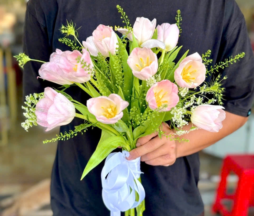 Bó Tulip Hồng Nhẹ | Tình Yêu Dịu Dàng