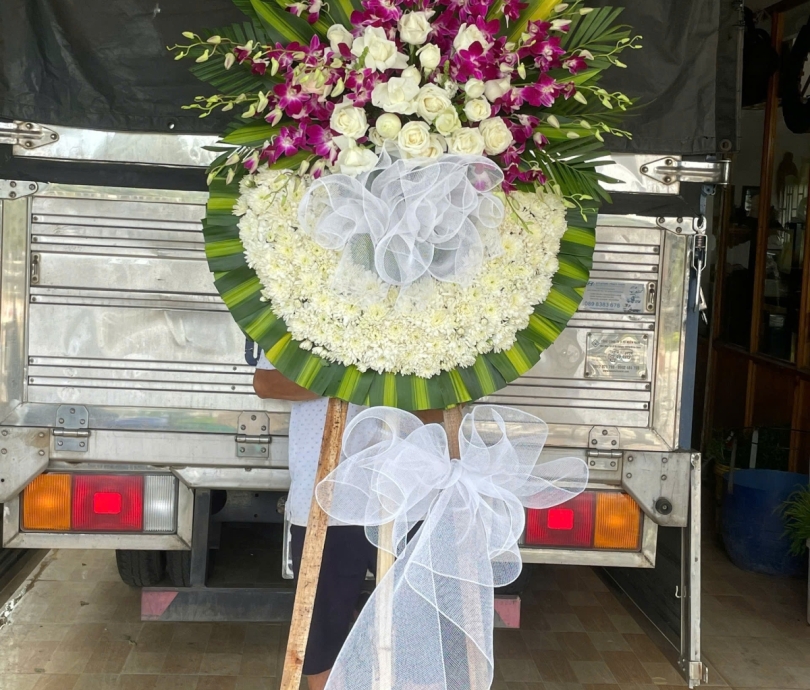 Đặt hoa tang KCN Sông Mây