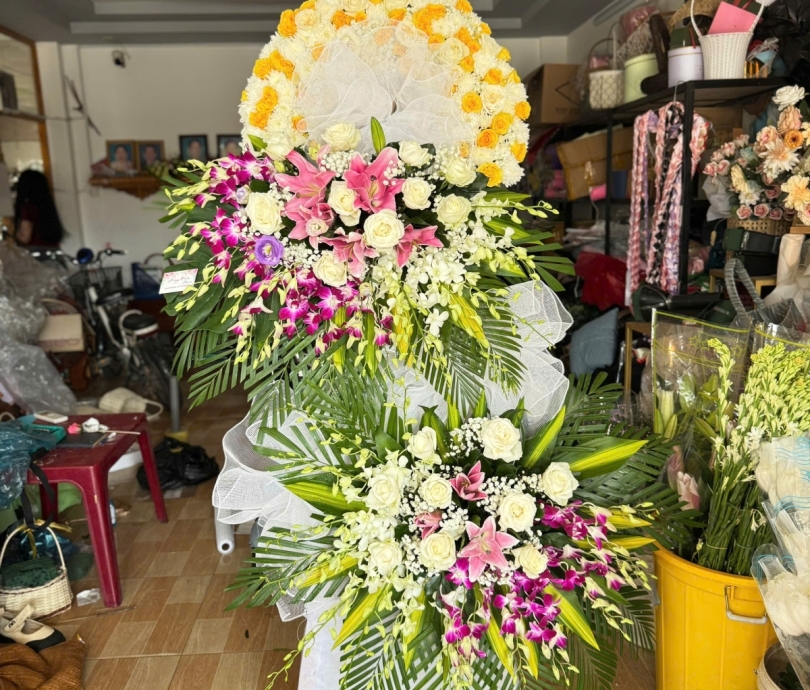 Hoa chia buồn Sông Mây