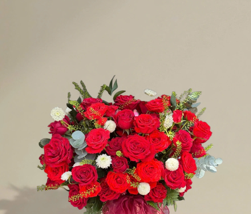 Giỏ hoa hồng đỏ thắm