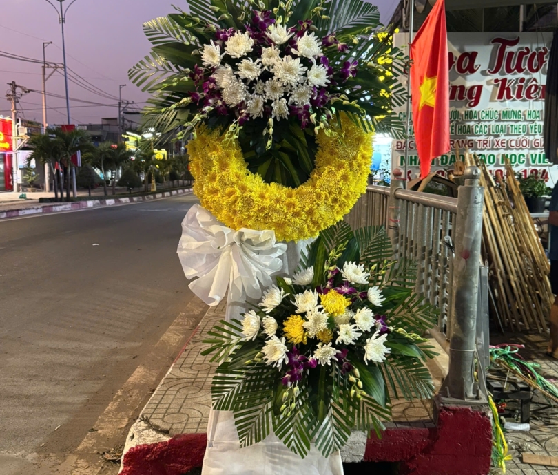 Hoa chia buồn mẫu 022