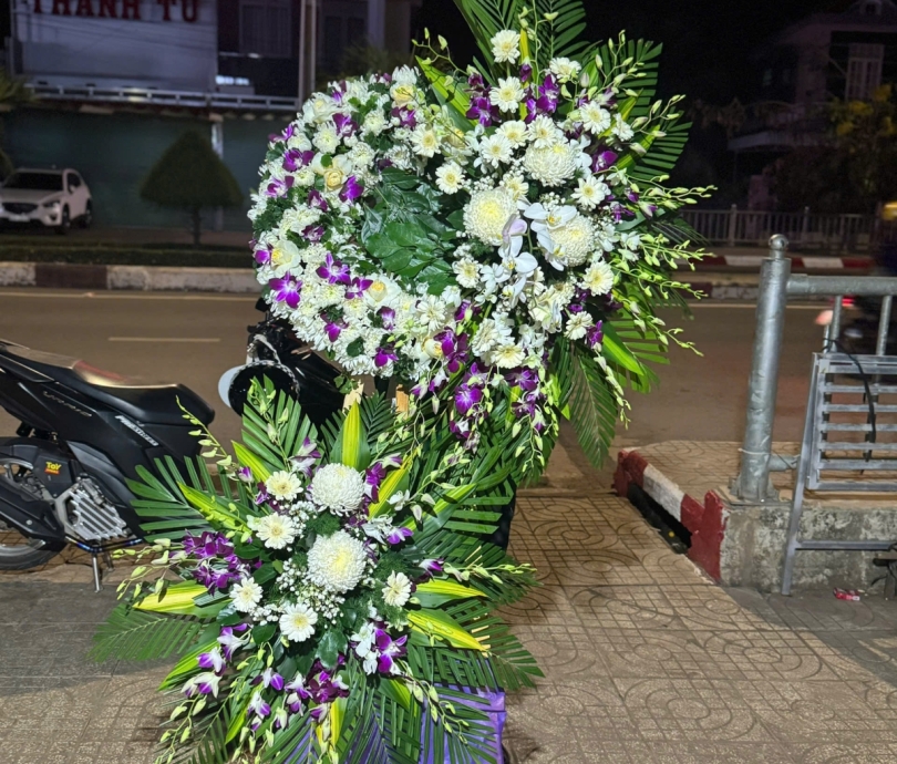 Hoa chia buồn mẫu 033