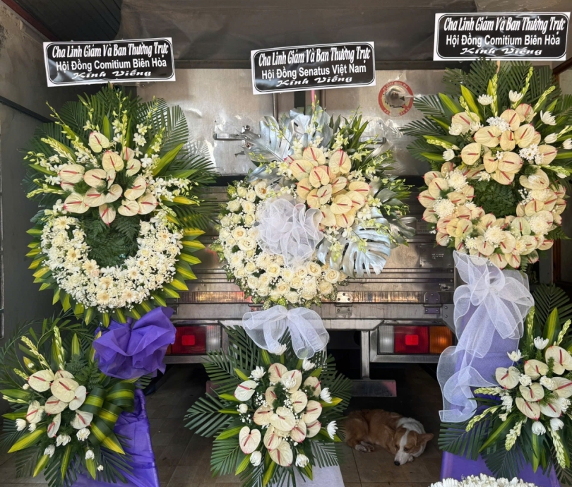 Hoa chia buồn mẫu 042