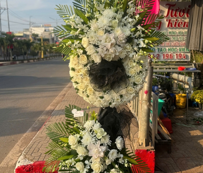 Hoa chia buồn mẫu 045