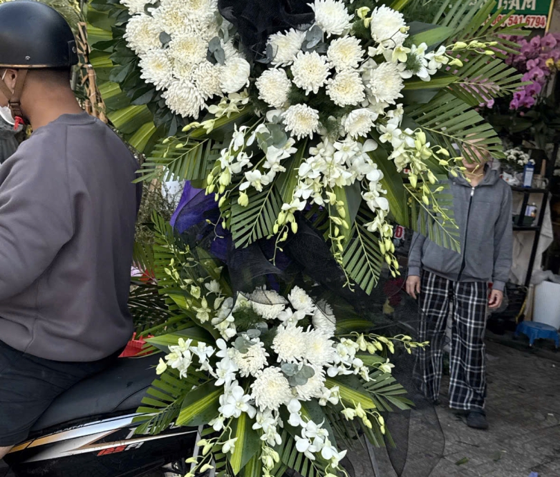 Hoa chia buồn mẫu 048