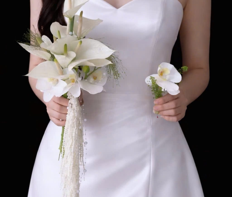 Hoa cầm tay cô dâu